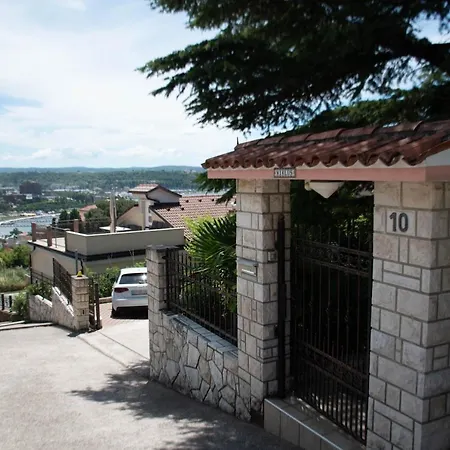 Miklus Διαμέρισμα *