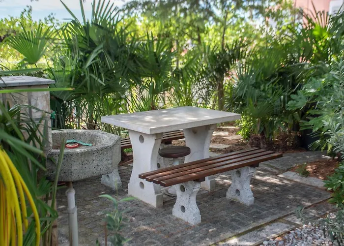 Miklus Πορτορόζ